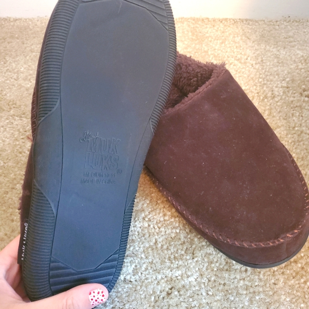 MukLuk Men's Brown Slippers